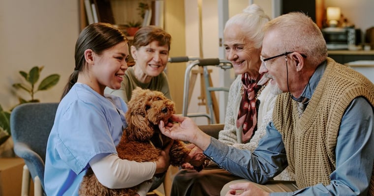 6 Benefits of Pet Therapy for Seniors