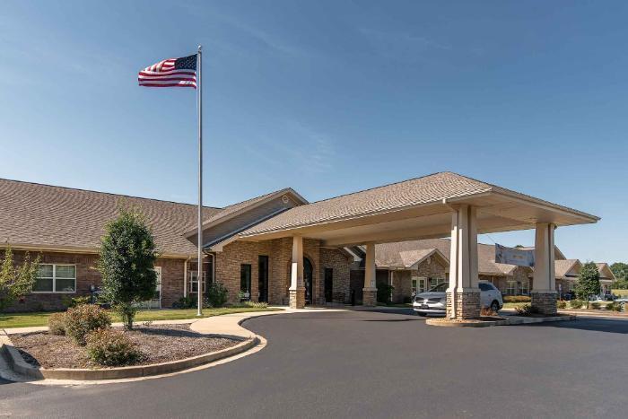 Front Exterior View of Hearthside Senior Living Bartlett 