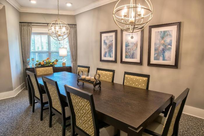 Frankfort Dining Area