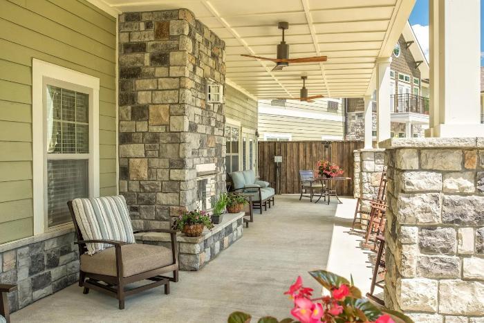 Frankfort Outdoor Porch