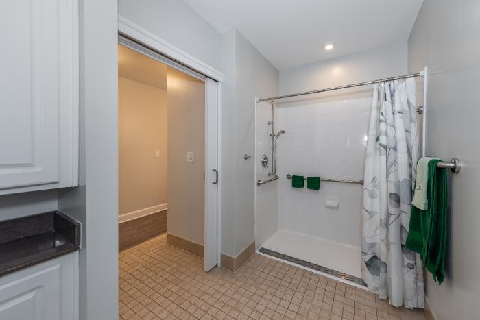 Cottage of Salisbury Bathroom 2