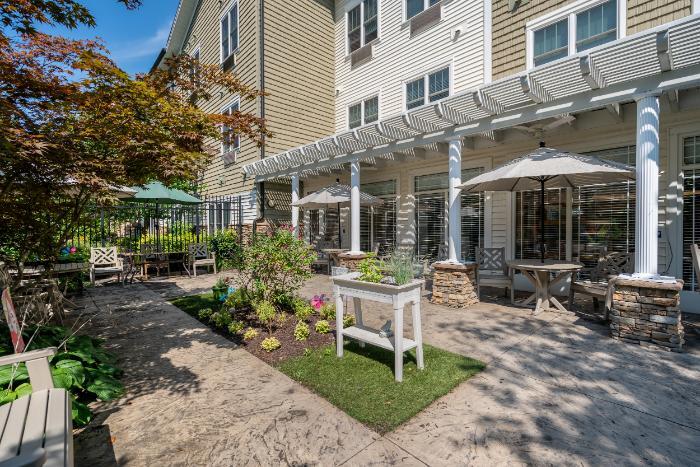 Severna Park Courtyard