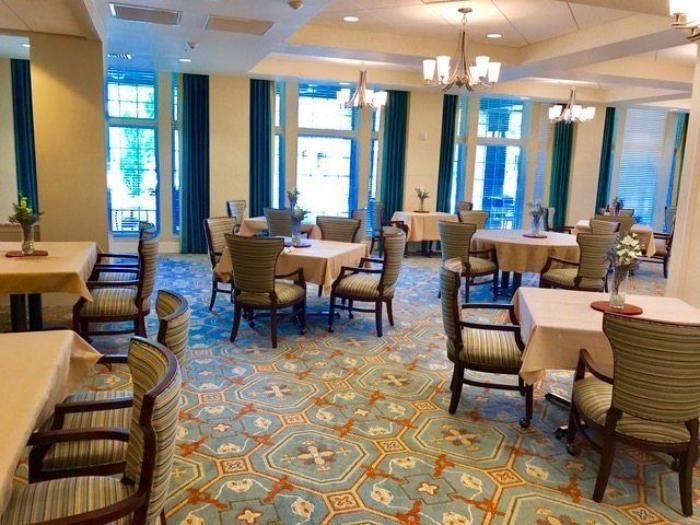 waterstone-dining-area
