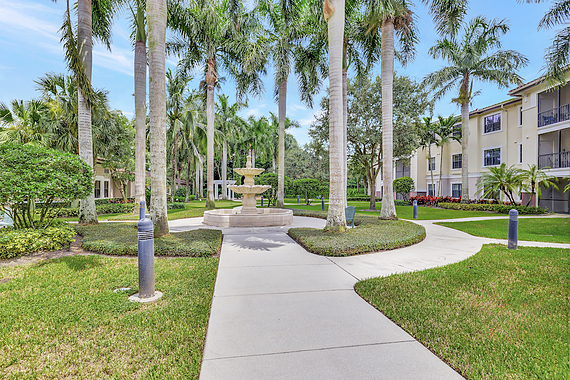 Allegro Boynton Beach Outdoor Walkways