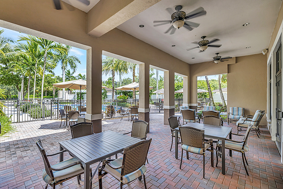 Allegro Boynton Beach Outdoor Dining