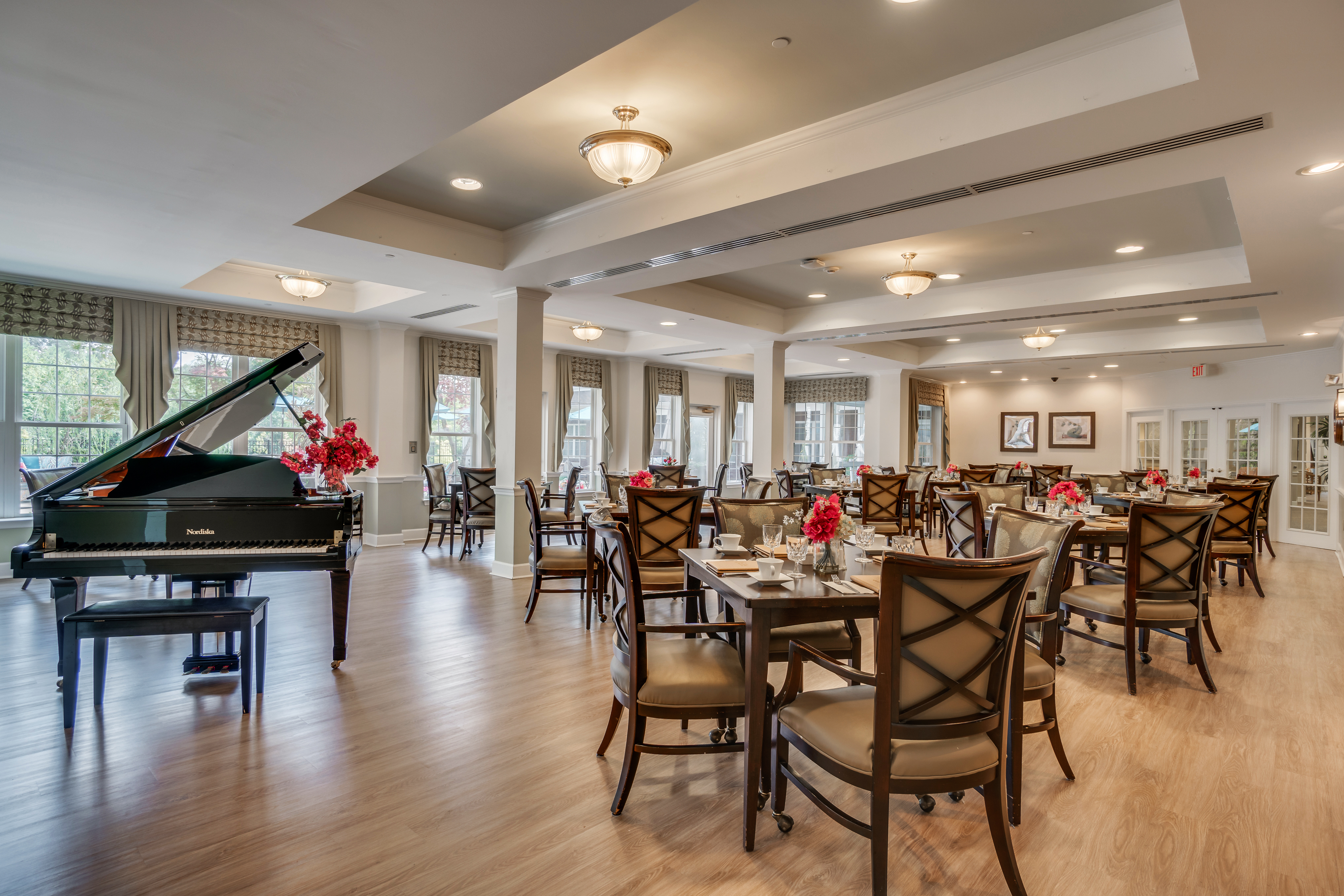 Greenbrier dining area 3