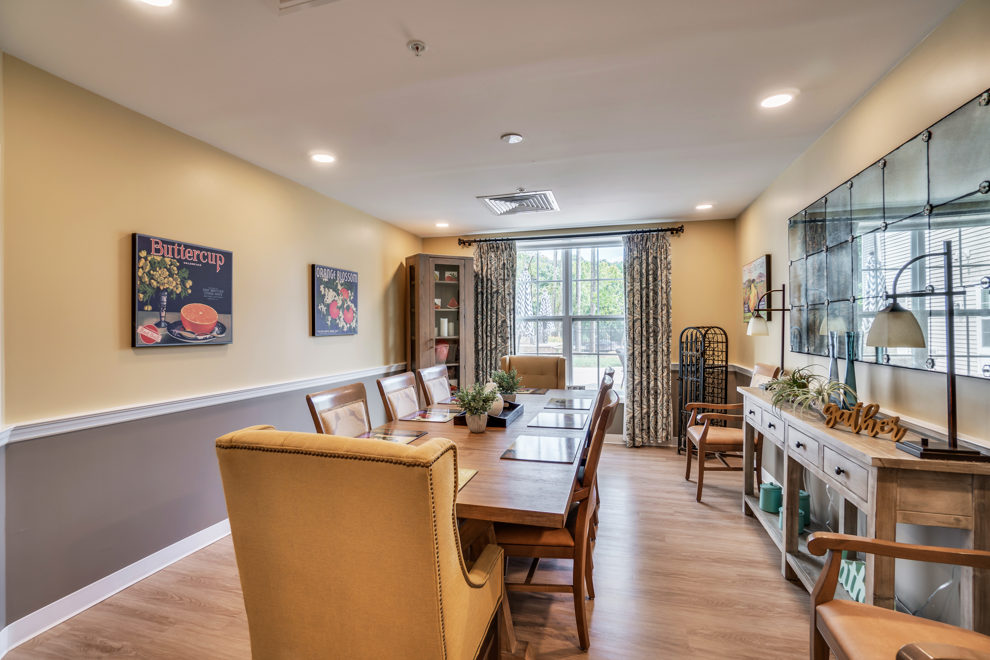 Greenbrier dining area 1