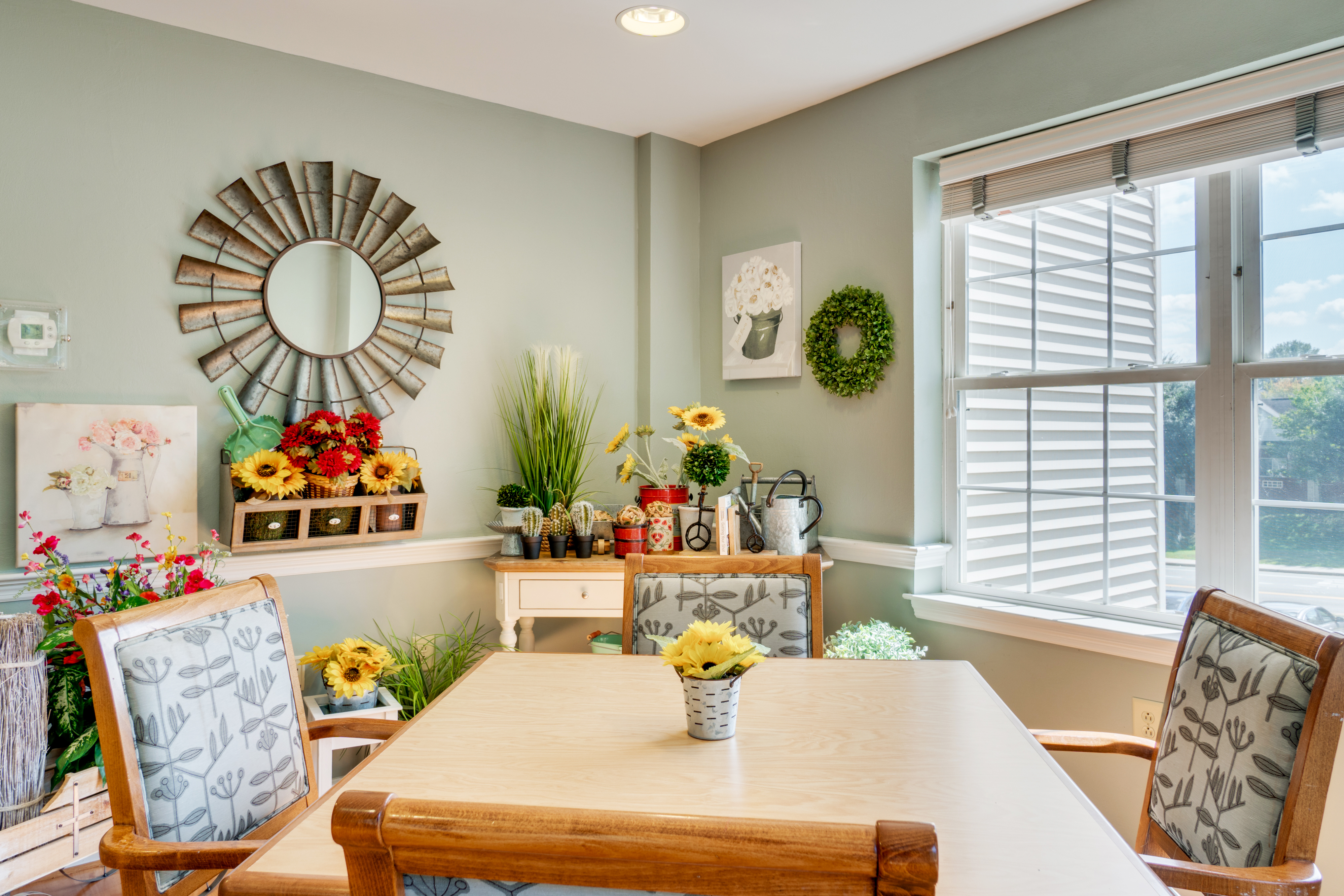 Greenbrier dining area 2