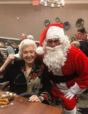 Richmond Heights Santa with Resident