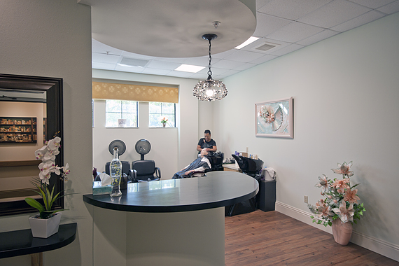 Tavares Salon